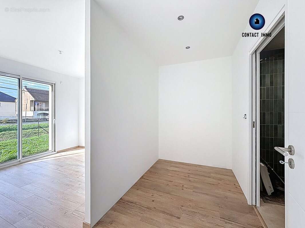 Maison à SAINT-PANTALEON-DE-LARCHE