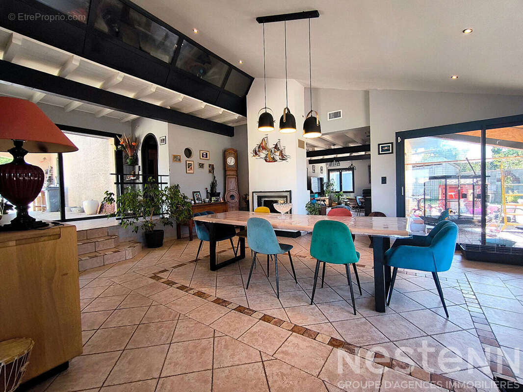Maison à vendre à Peyrens avec 268 m² habitables, piscine et terrain de 3 600 m² pour un projet immobilier familial - photo 10