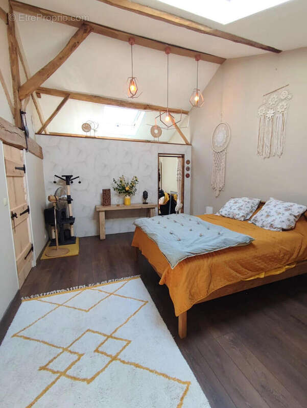 Charmante Maison, Jardin Paysager Style Méditerranéen, 4 Chambres, 2 Salles de Bains, Magasins Proche, Nieuil, Charente - photo 17