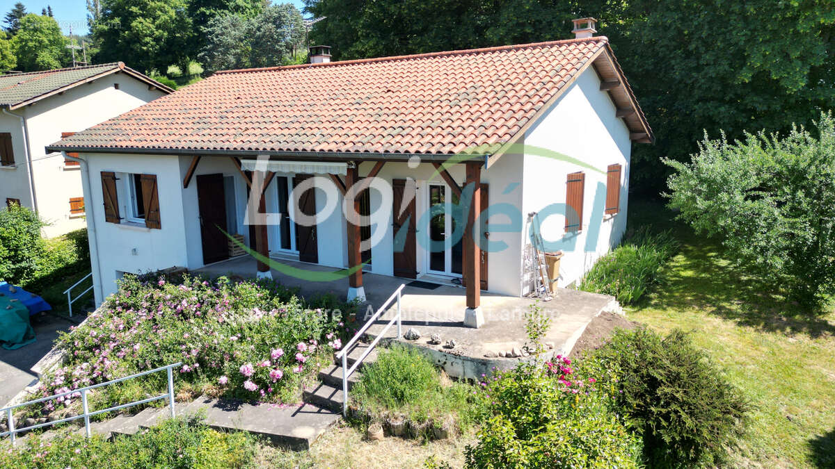 Maison à POULE-LES-ECHARMEAUX