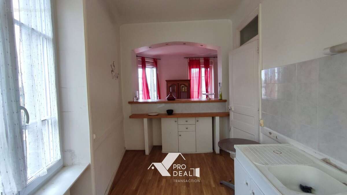 Appartement 568 m² à Haute-Rivoire  - photo 9