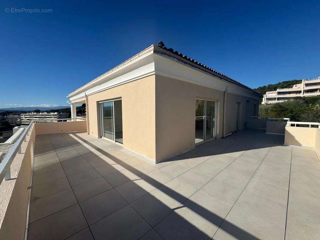 Appartement à LE CANNET