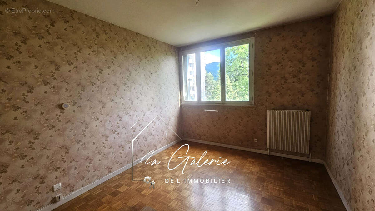Appartement à SAINT-MARTIN-D'HERES