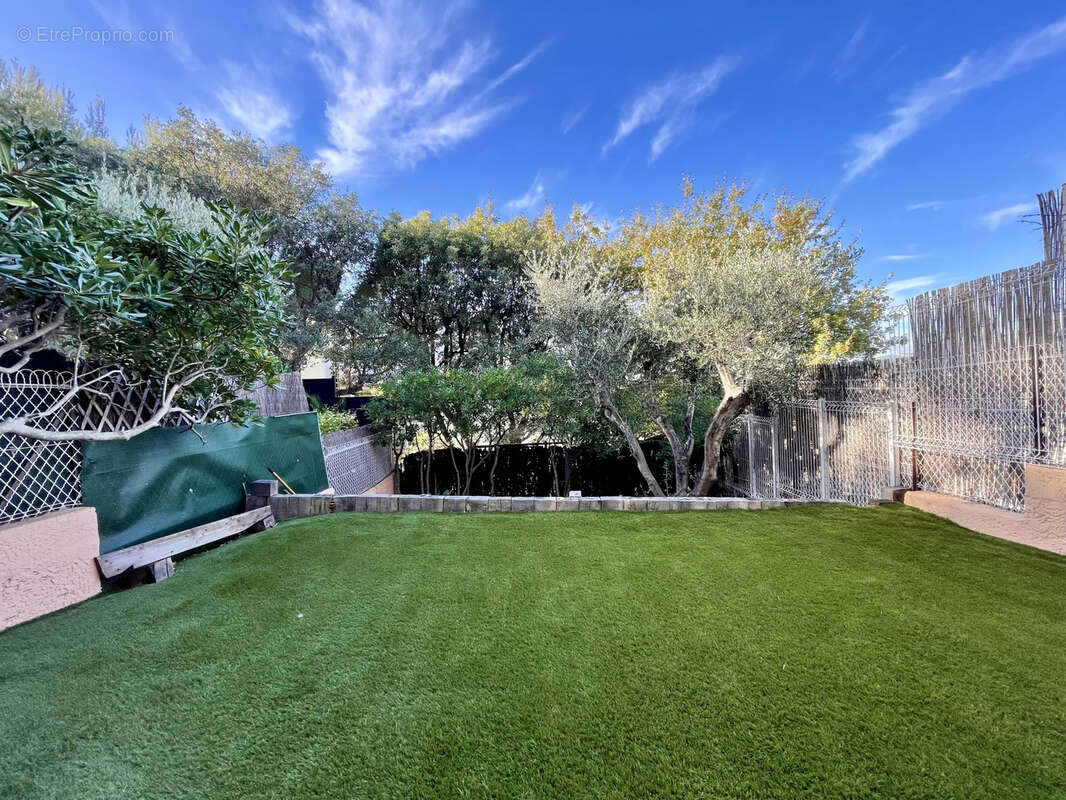 Appartement à SIX-FOURS-LES-PLAGES