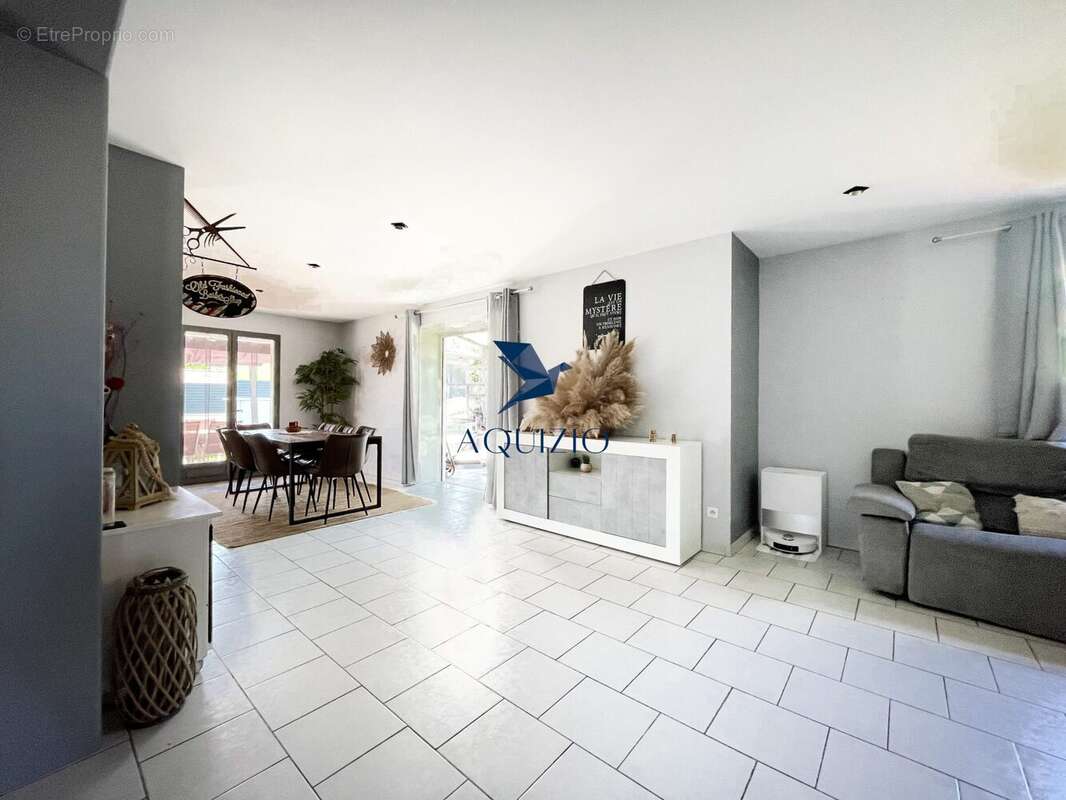 Maison à PEILLONNEX