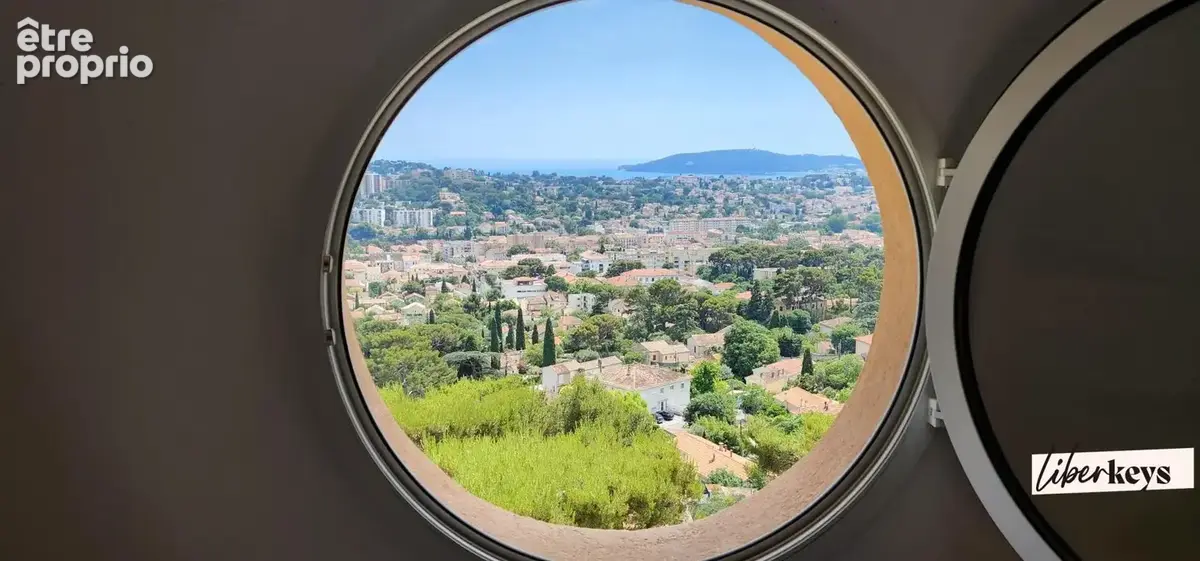 Corniche du Faron, superbe villa vue mer 200m2 sur les hauteurs - photo 1