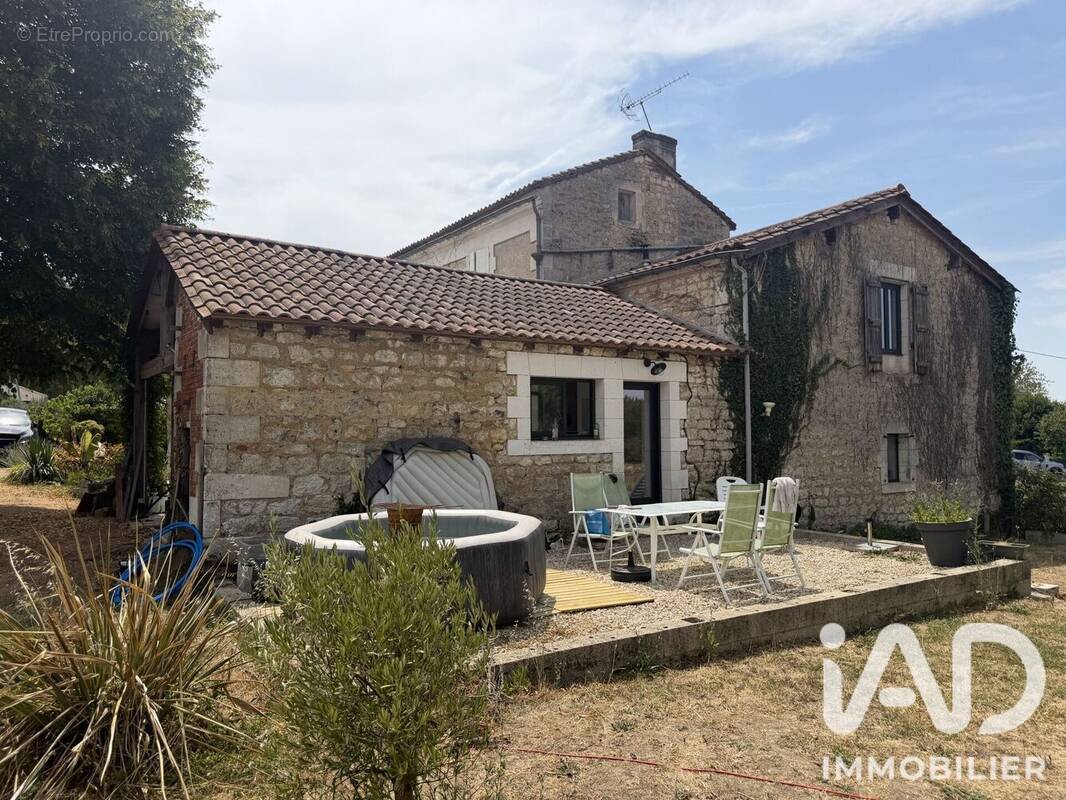 Photo 1 - Maison à ANGOULEME