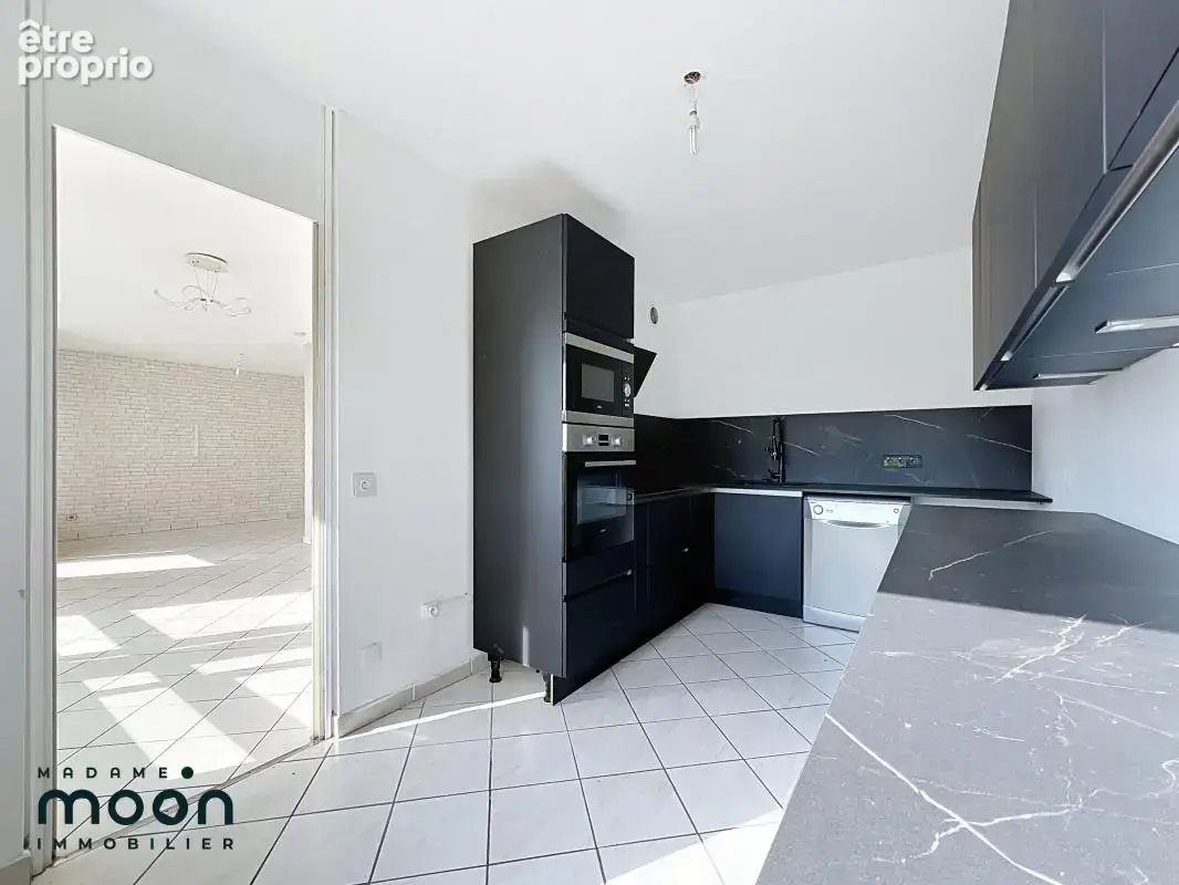 Exclusivité Oullins Pierre Bénite Montmein appartement - Cave - Balcon T4 77m² - photo 8
