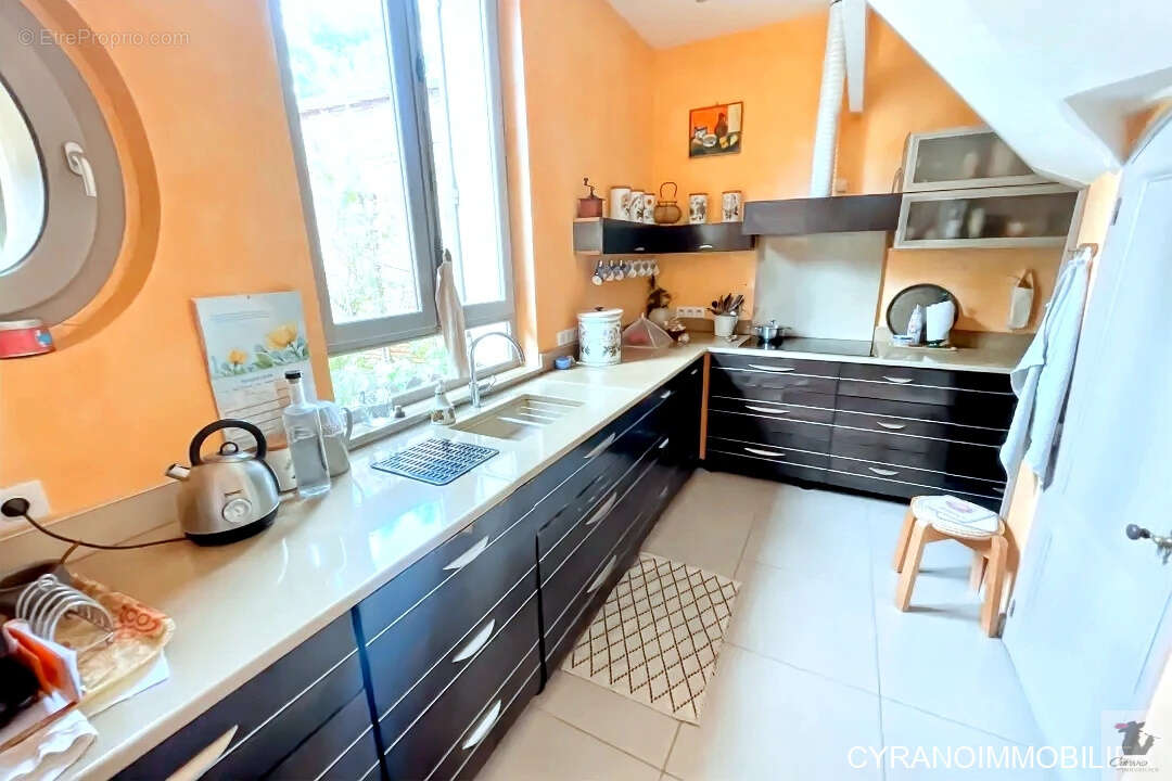 Maison de ville, 207m2 hab, 5/6 chambres - photo 3