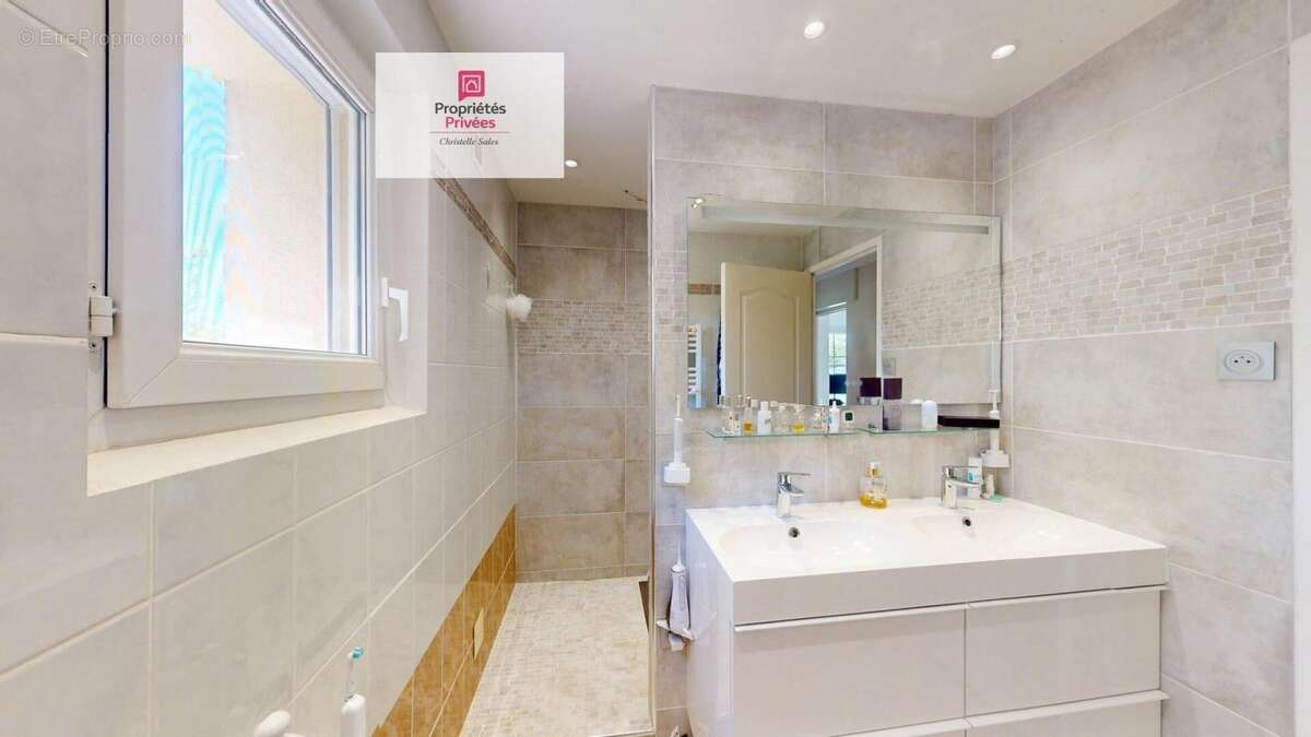 Maison à MONTAUROUX