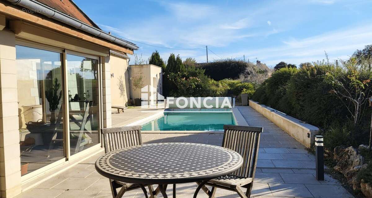 Maison à SAINT-EPAIN