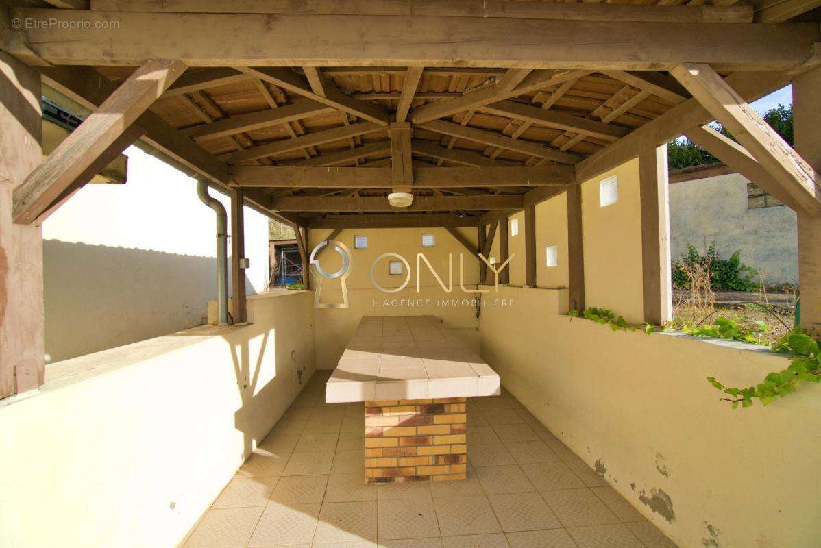 Maison à JASSANS-RIOTTIER