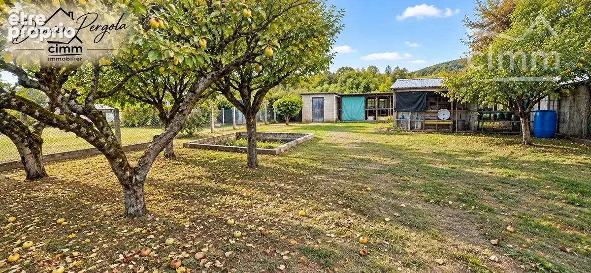 Maison de 91 m² à restaurer avec grand terrain et vaste garage proche du centre du Lardin-Saint-Lazare - photo 3