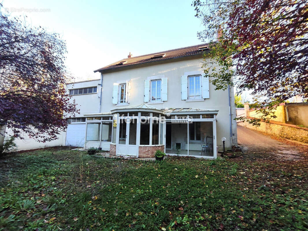 Maison 295 m² à Vierzon  - photo 7