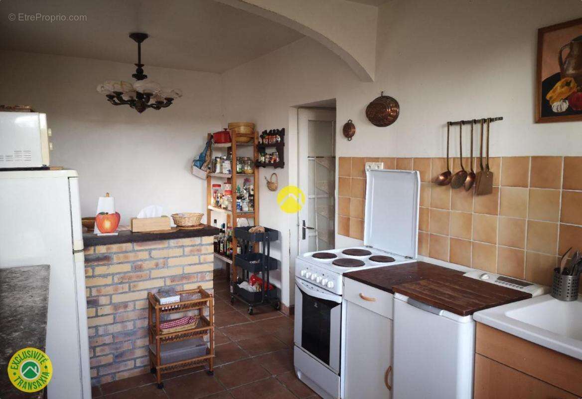 Maison à CHAMPCEVRAIS