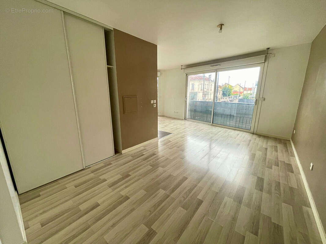 Appartement à SARTROUVILLE