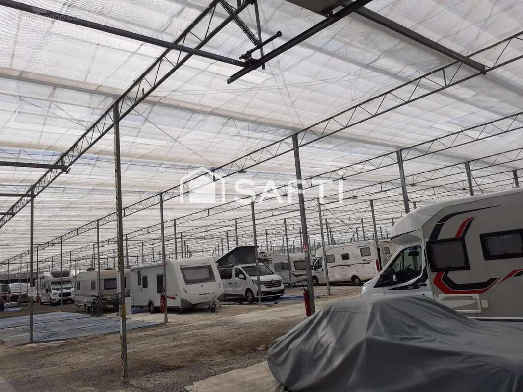 Commerce 30176 m² à Noyal-Chatillon-Sur-Seiche  - photo 9