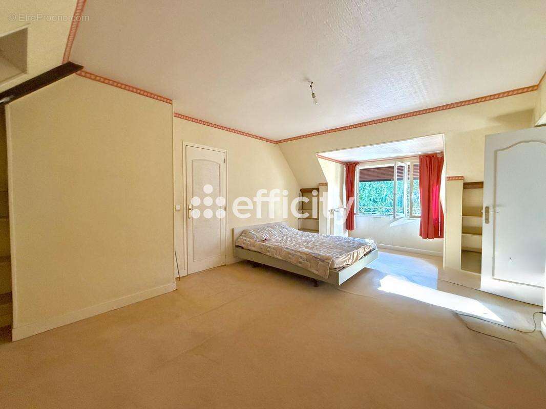 Maison 246 m² à Merlieux-Et-Fouquerolles  - photo 14