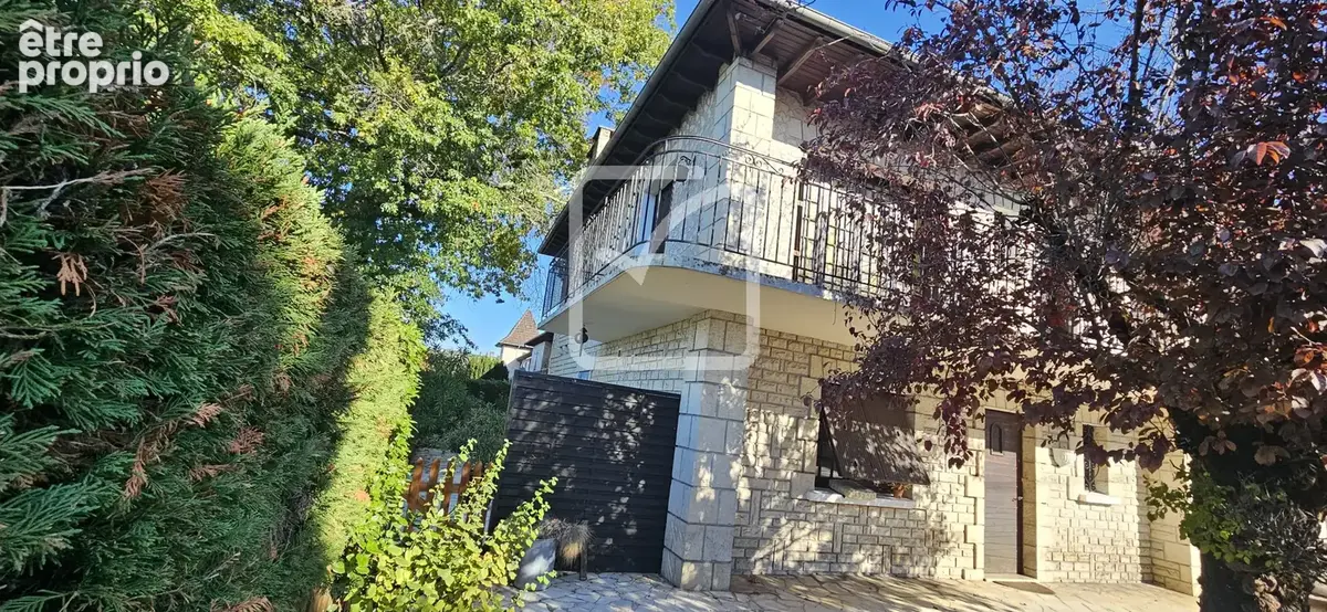 Ensemble immobilier  de 244 m2  avec 3 appartements - photo 3