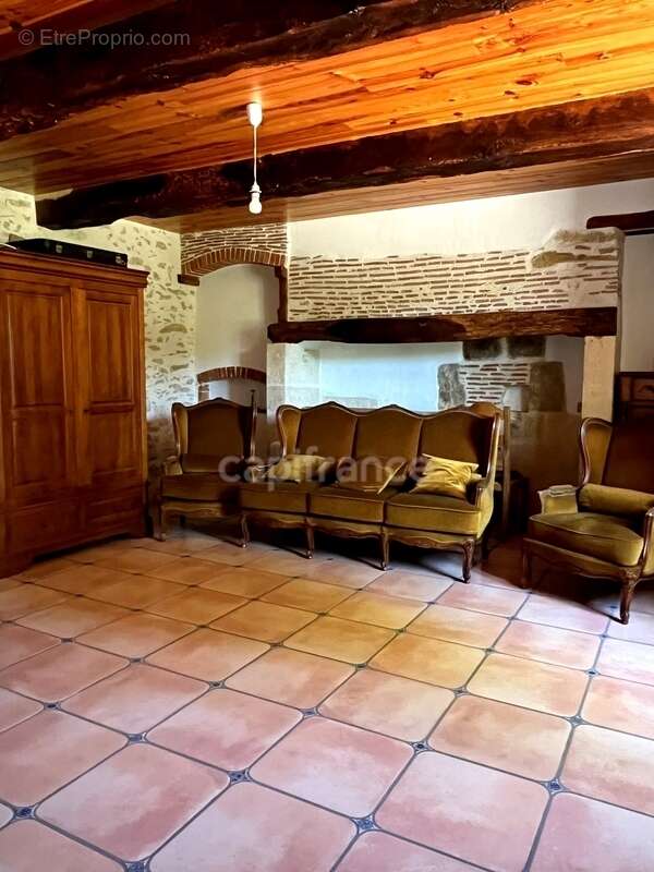 Jolie maison de campagne (320 m2, 9 pièces, 5 chambres) à vendre, sur terrain de 8500 m2, à dix minutes d'Auch (32) - photo 35