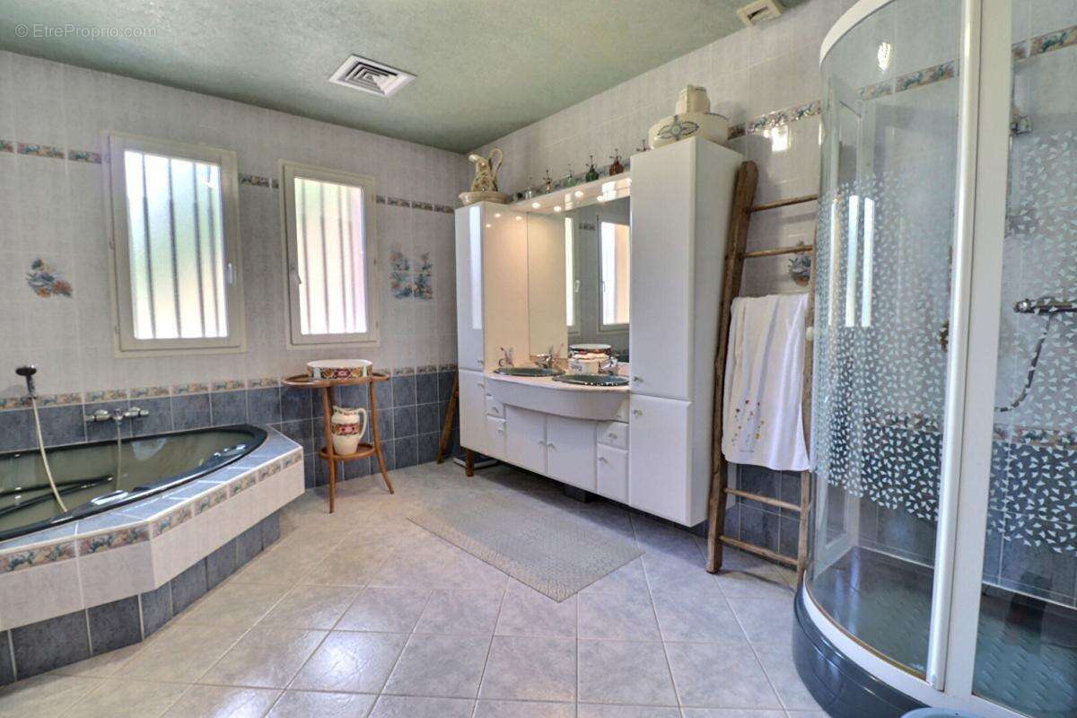 Maison à SAINT-JEOIRE-PRIEURE