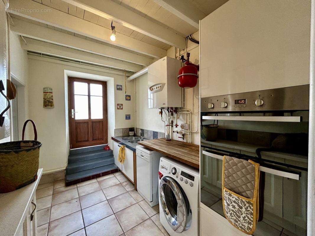 maison type longère 179m2 - terrain 1ha - garages et granges - photo 8