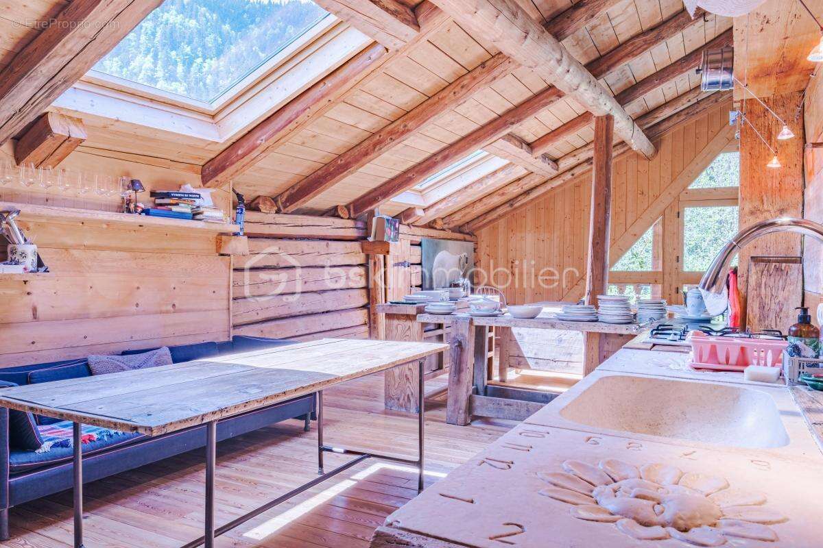Chalet de 1798 entièrement rénové — refuge d'exception aux Aravis - photo 5