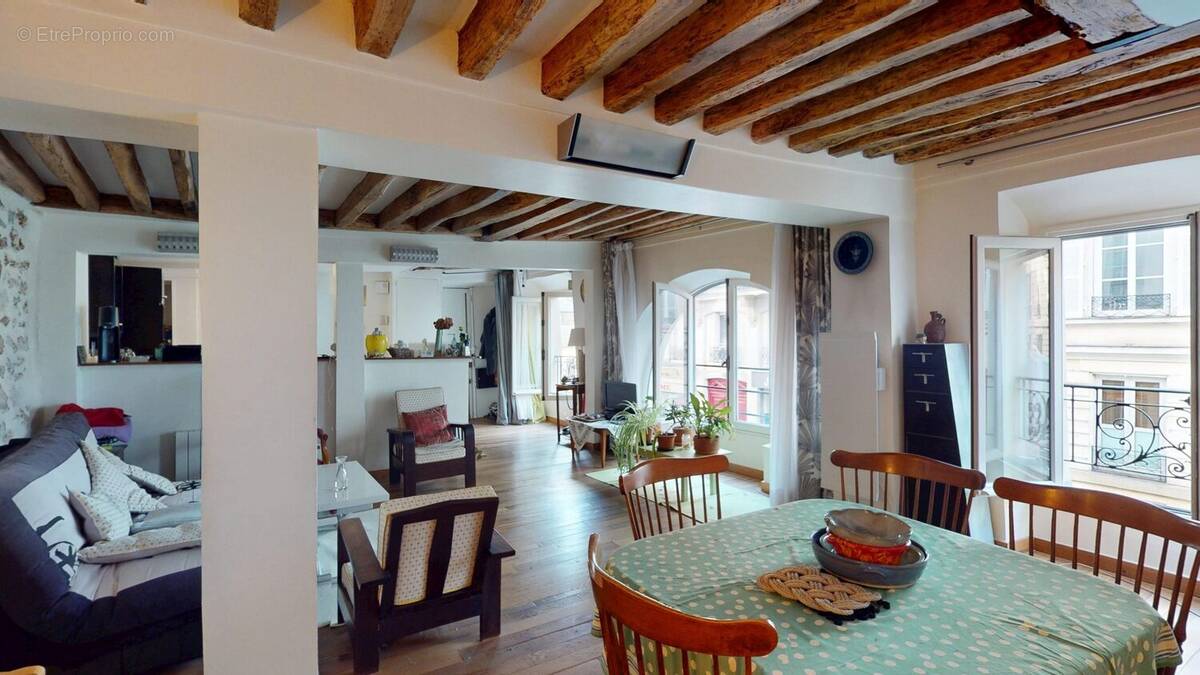 Appartement à PARIS-3E