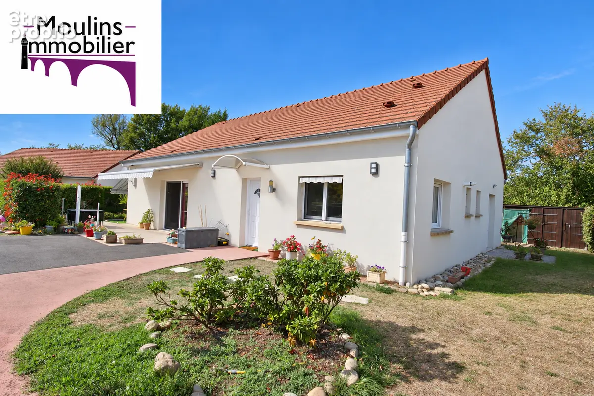 Maison 6 pièce(s) 135 m2 - YZEURE - photo 1