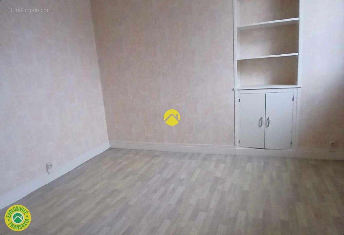 Local commercial + Duplex T4 - photo 4
