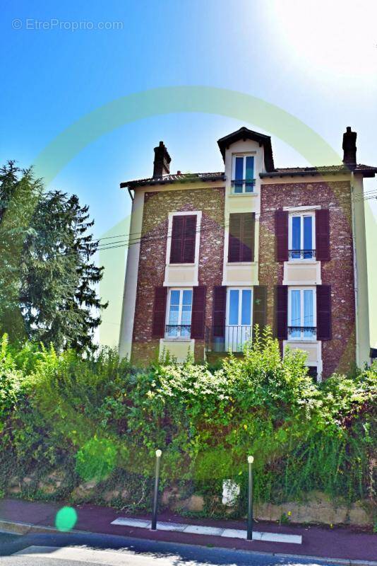 Appartement à CORBEIL-ESSONNES