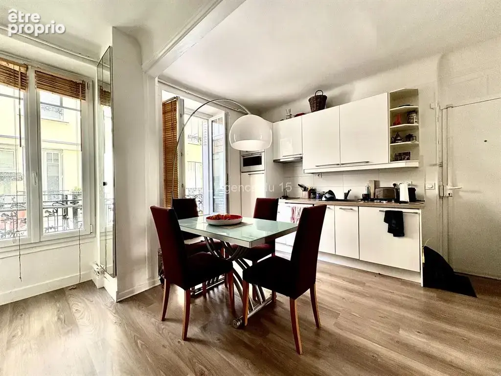 Metro commerce ou emile zola / ravissant 2 pieces / en rdc / ideal investisseur / - photo 3
