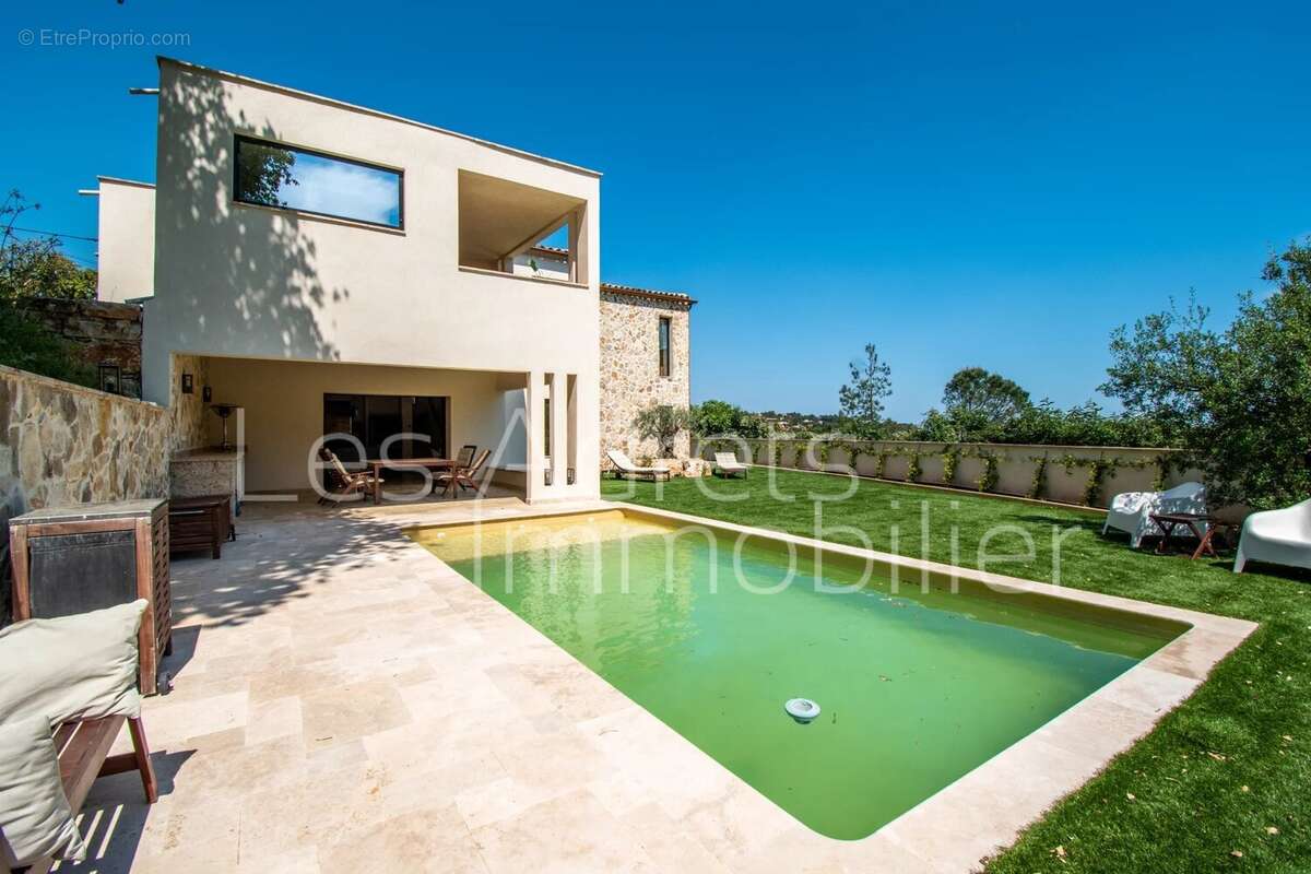 Maison à LES ADRETS-DE-L&#039;ESTEREL