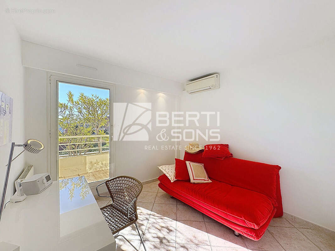 Appartement à MANDELIEU-LA-NAPOULE