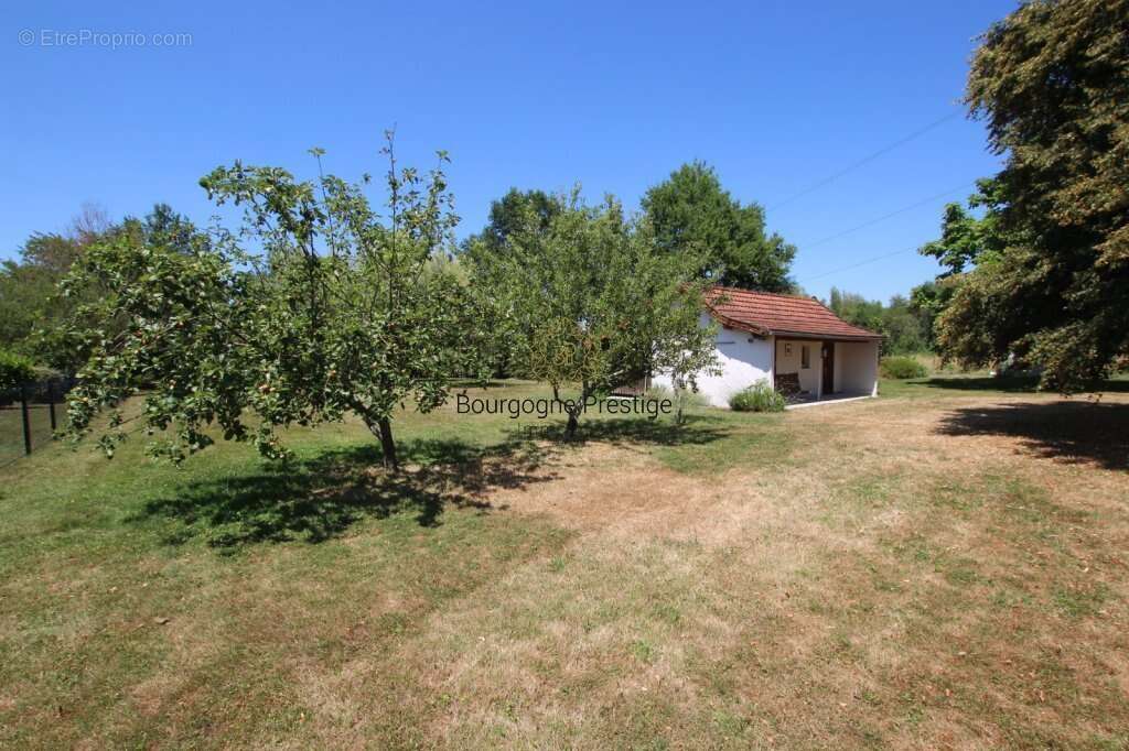 Belle longere des annees 1950 de 174 m² avec dependances, terrain de 3794 m² et mare - photo 8