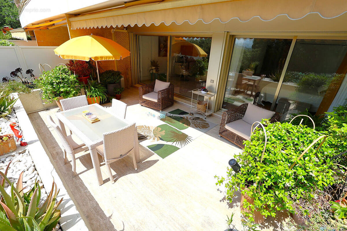 Appartement à LE CANNET