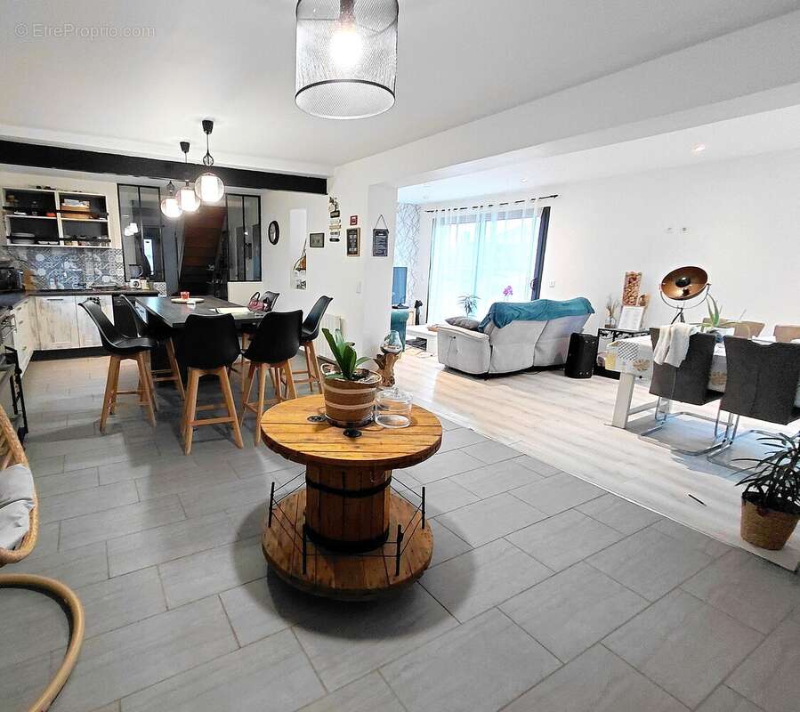 t9 - Maison à PENDE