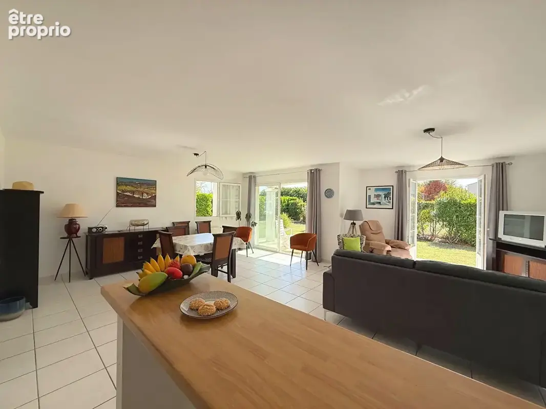 PROCHE COMMERCES - Maison de plain pied avec garage & jardin - photo 3