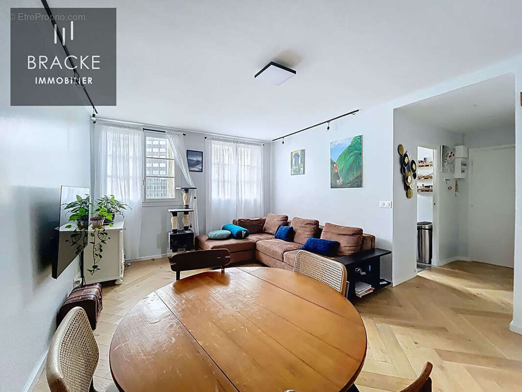 Appartement à COURBEVOIE