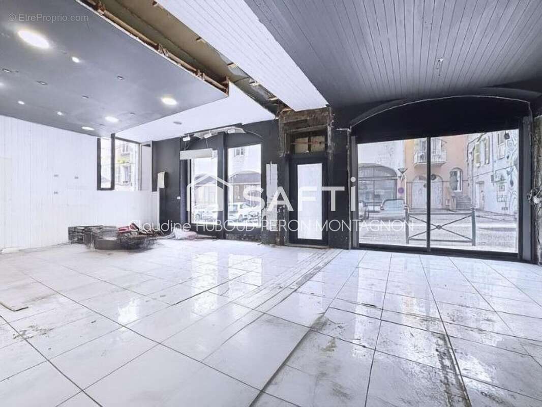 Commerce 59 m² à Voiron  - photo 3