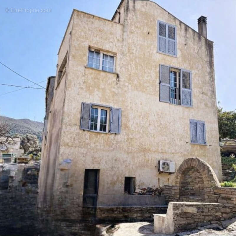 Appartement à CENTURI