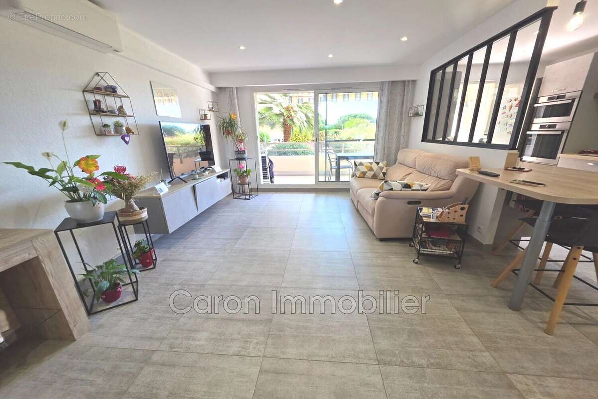 Appartement à MANDELIEU-LA-NAPOULE