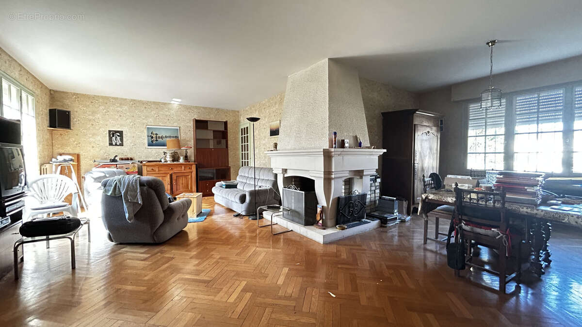 Maison à BESSINES