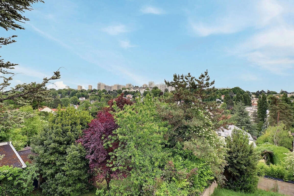 Appartement à MAREIL-MARLY