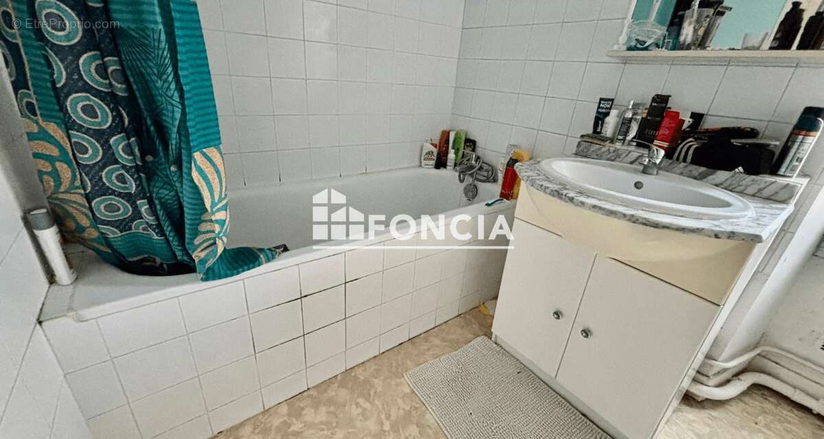 Appartement à LA COURONNE