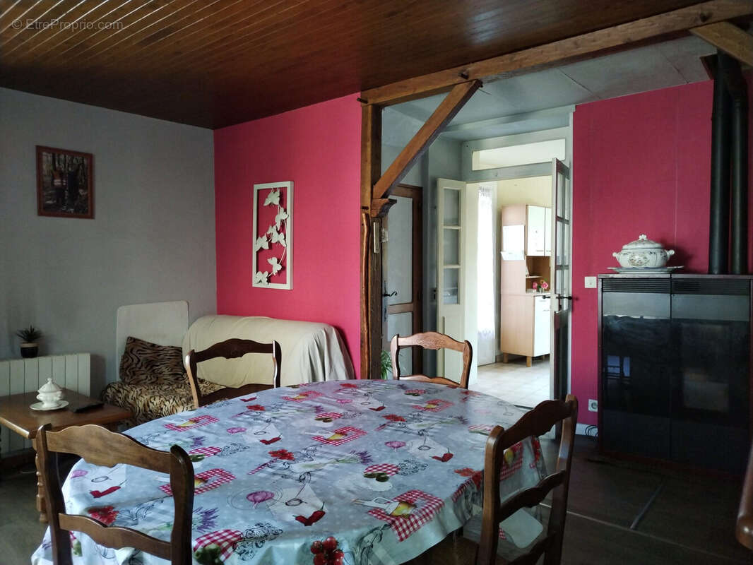 Maison à SAINT-MARTIAL-D'ALBAREDE