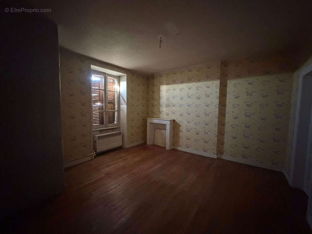 Maison à CHATEAUPONSAC