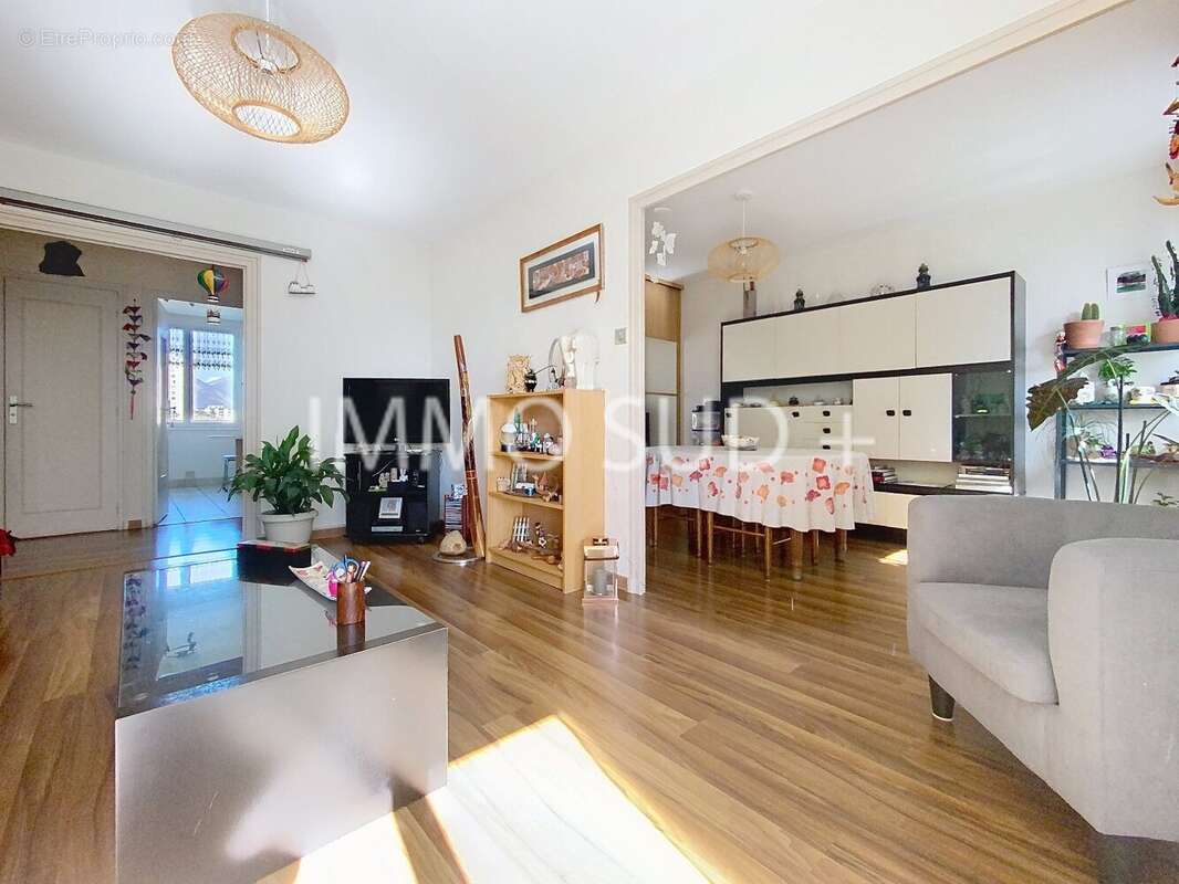 Appartement à LE PONT-DE-CLAIX