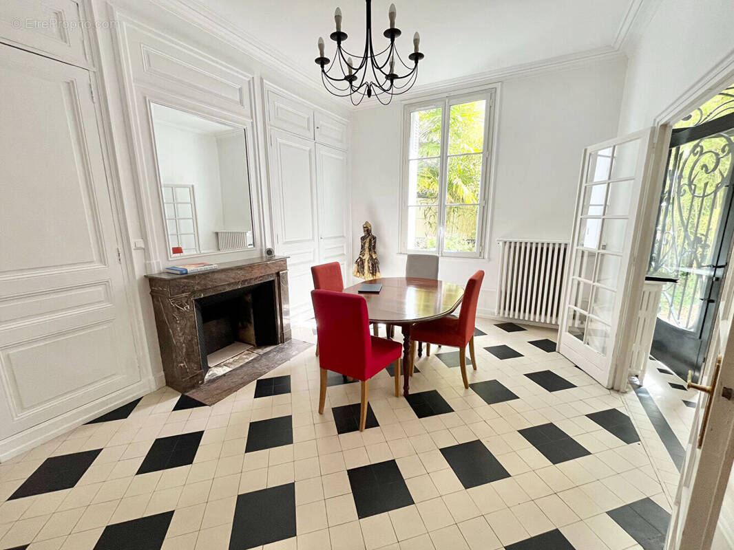 Maison à SAINT-CYR-SUR-LOIRE