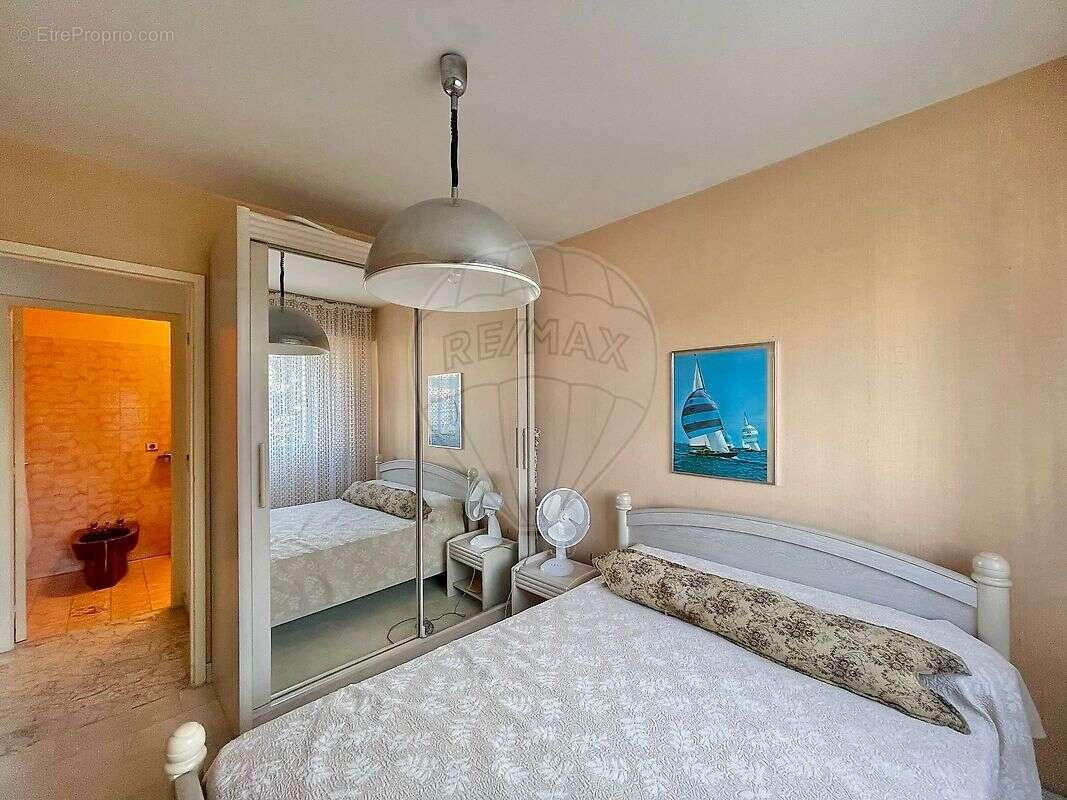 Appartement à SAINT-LAURENT-DU-VAR